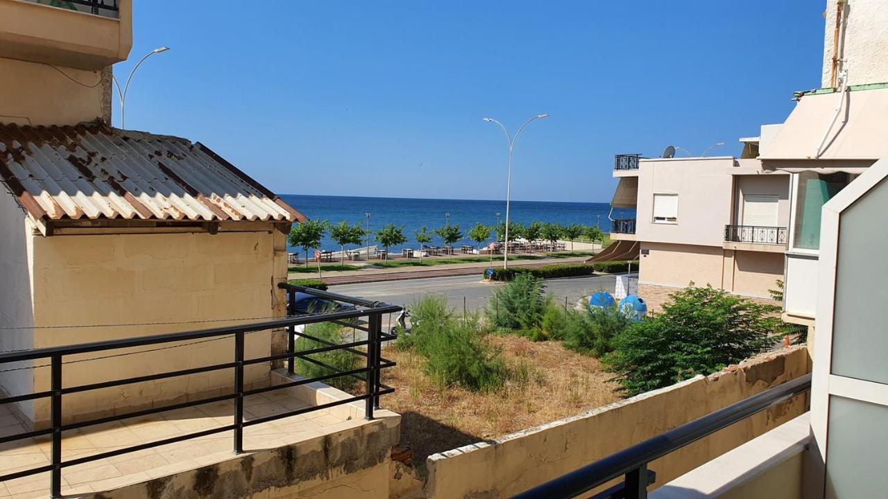 Theos Apartment Dedeağaç Dış mekan fotoğraf
